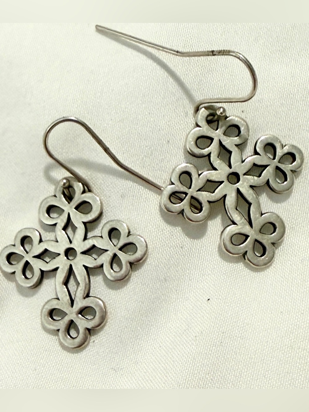 Extremely Rare James Avery Retired Quatrefoil filigree Cross Dangle Earrings